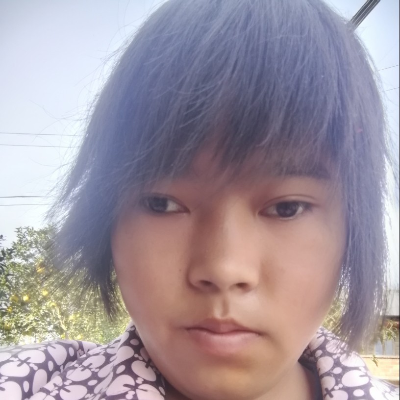 冷酷深拥篮球的照片