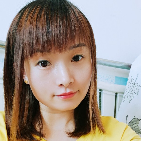 睫毛膏腼腆的照片