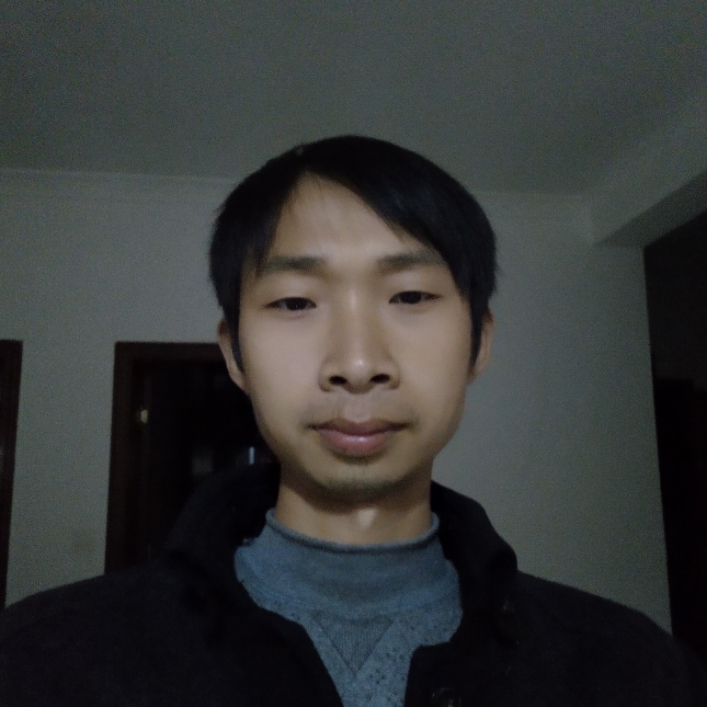 背后店员的照片