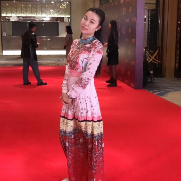 黄雅烜的照片