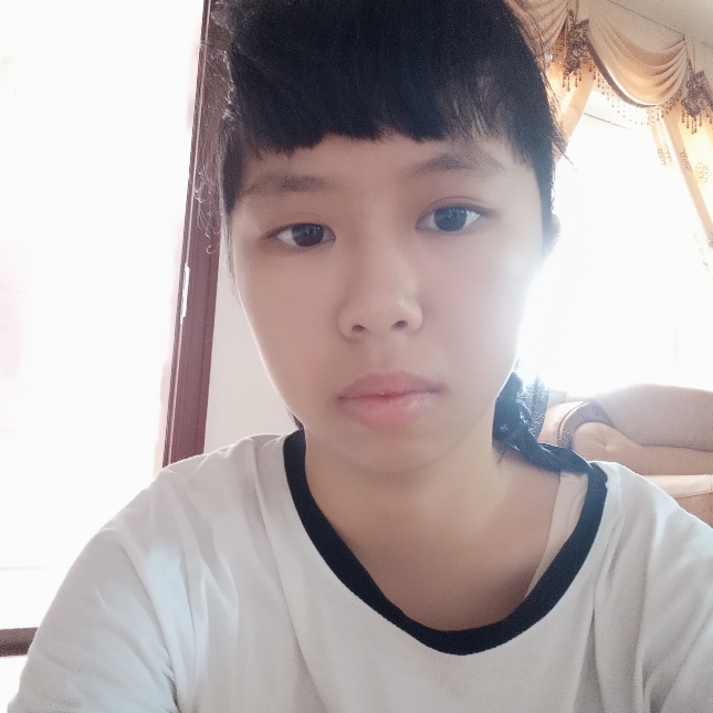 沉默草丛的照片
