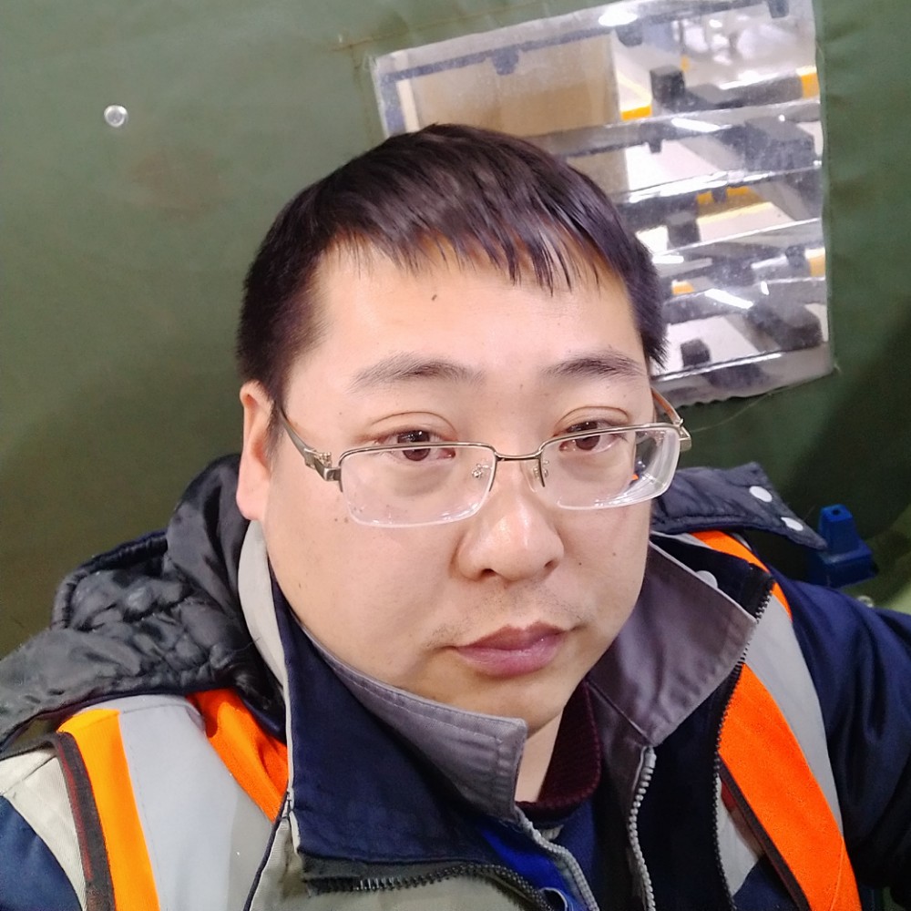 冷酷蹁跹黑裤的照片