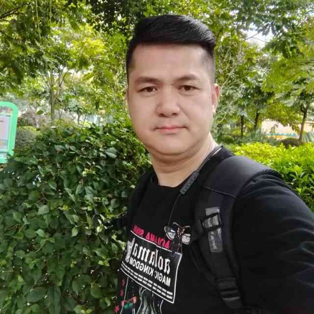 威武等待初雨的照片