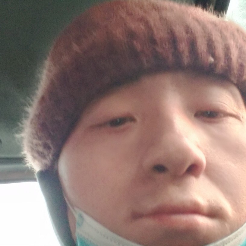 薯片挽手无私的照片