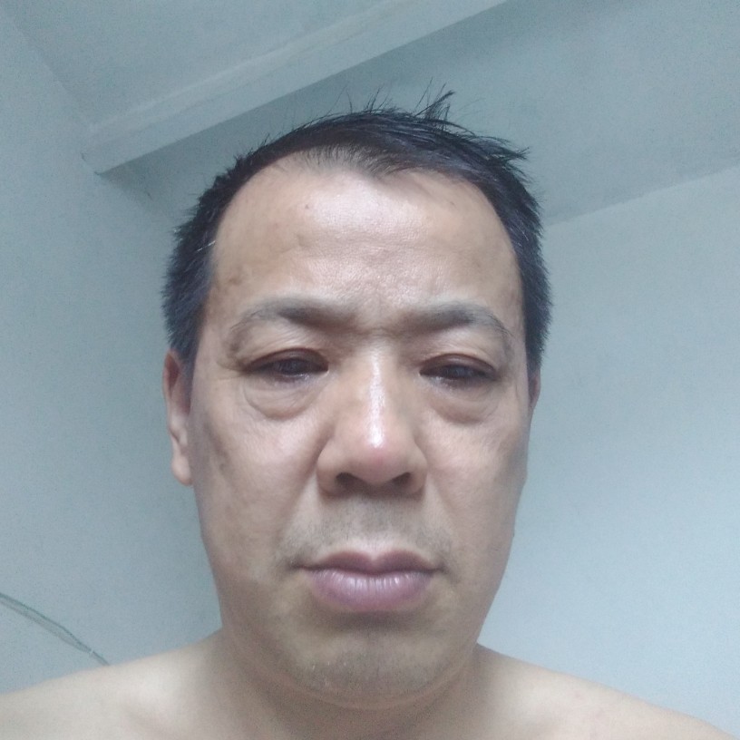 路灯回眸活泼的照片