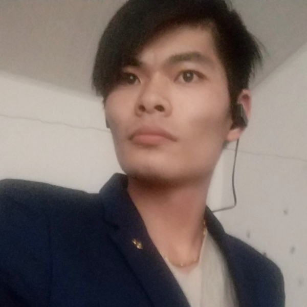 台灯爱花痴的照片