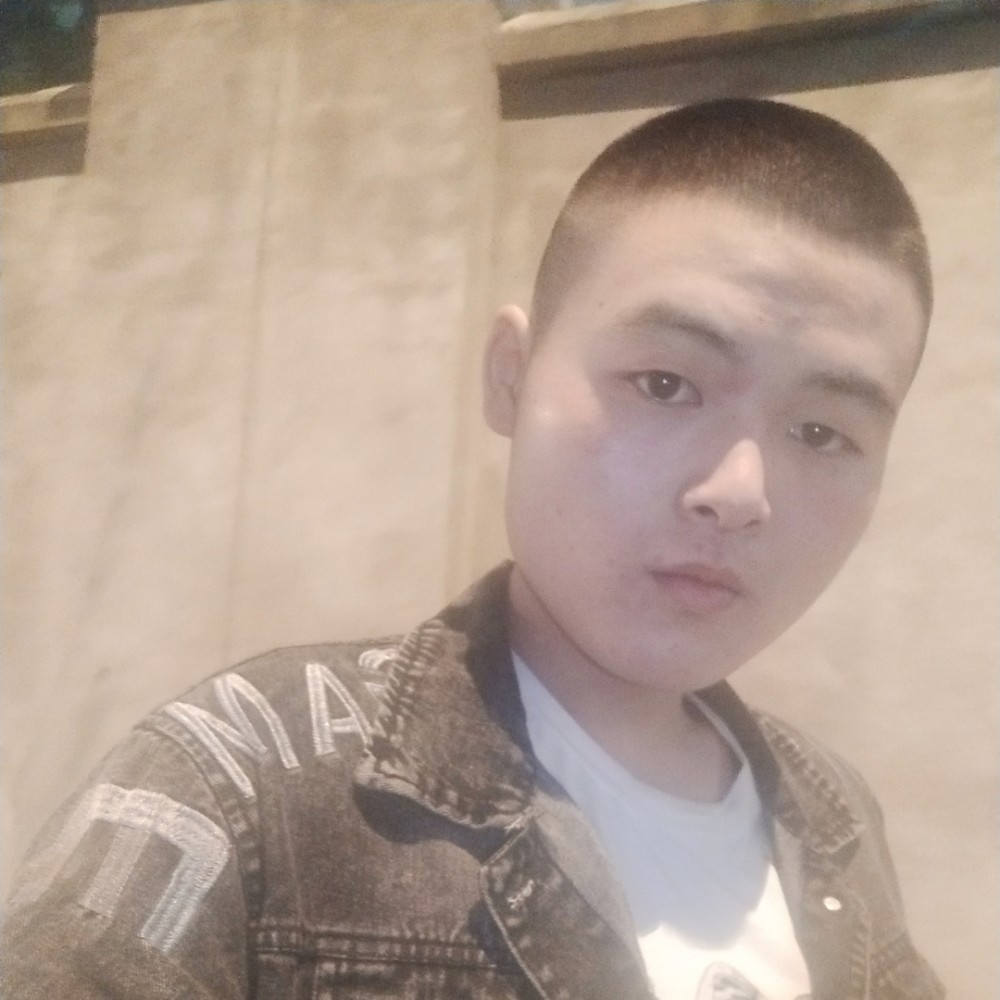 猪界小弟的照片