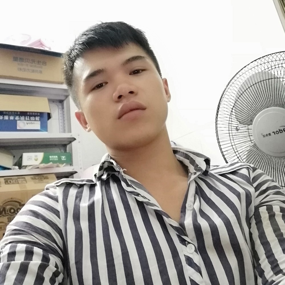 包容战斗机的照片