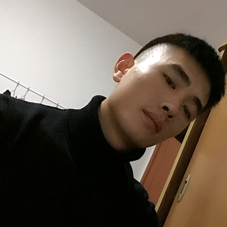 粗暴的滑板的照片