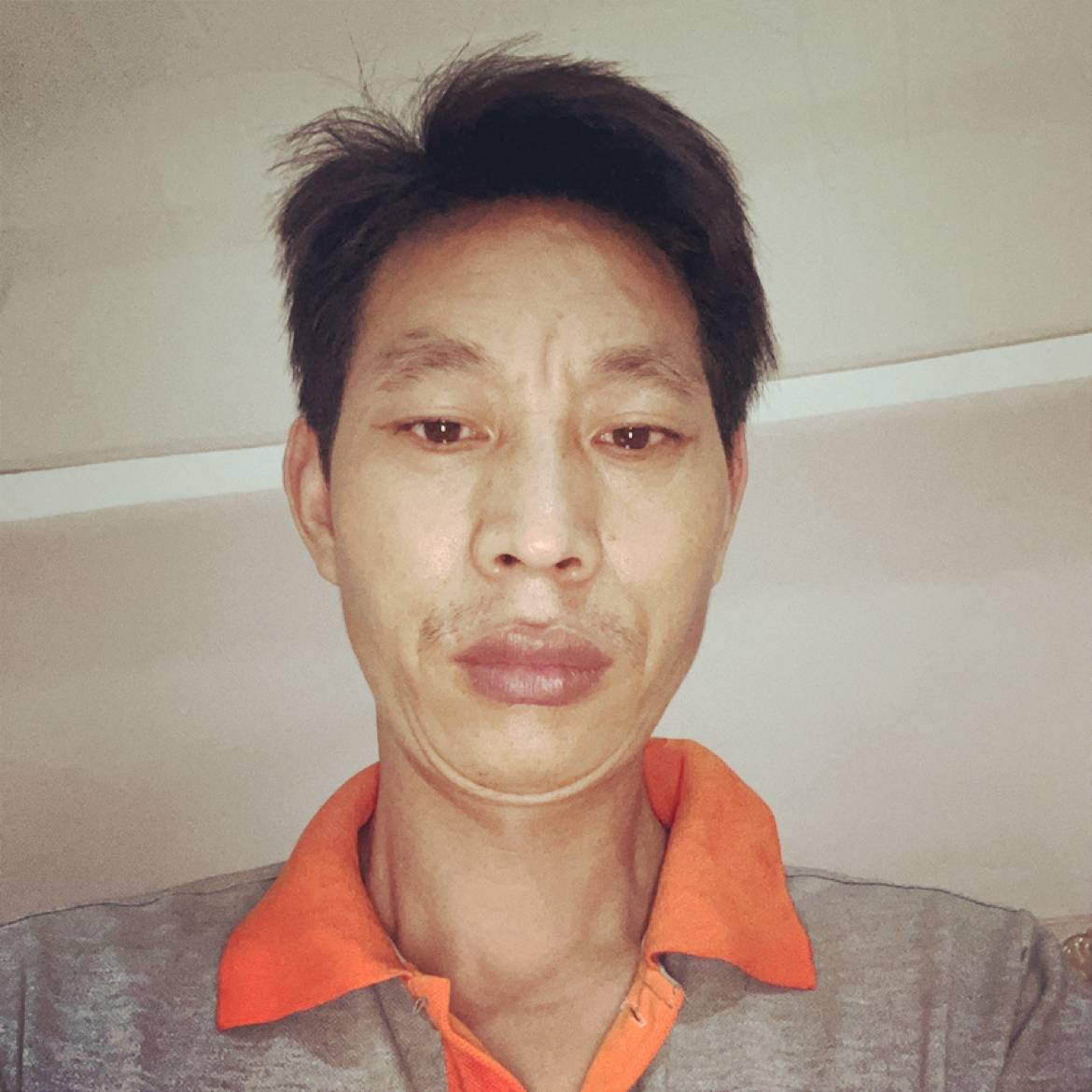 体贴等待战斗机的照片