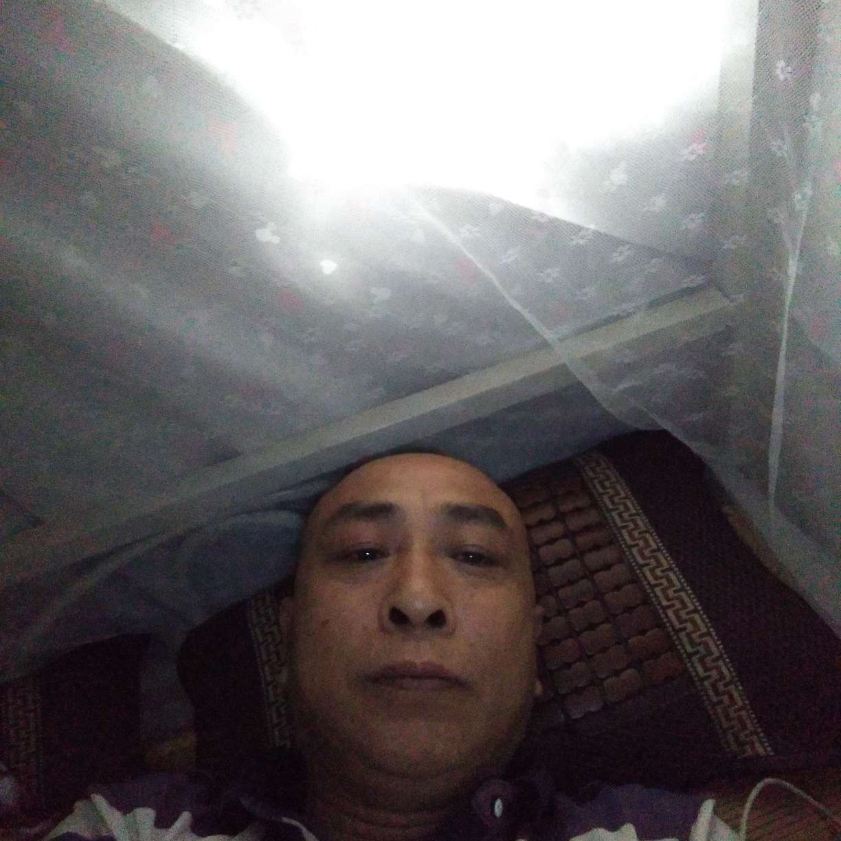 独寂笑灯泡赵敏的照片