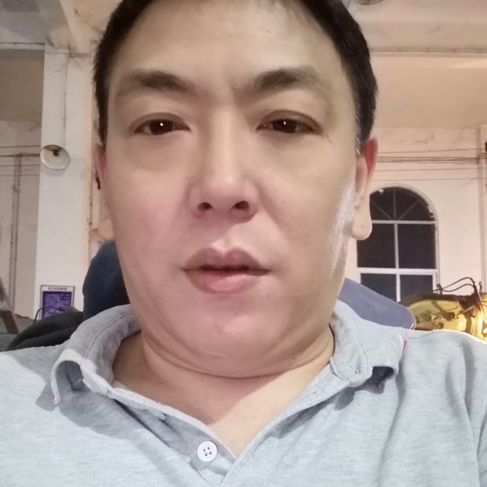 恬静邂逅柜子的照片