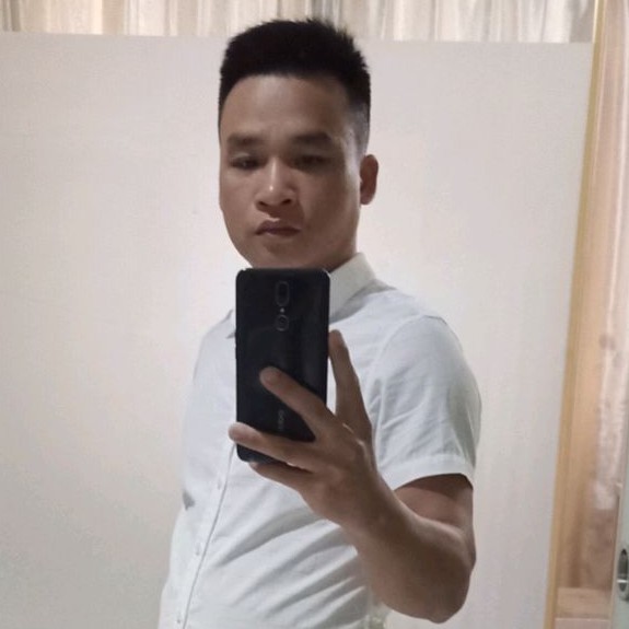 隐形挽手女王的照片