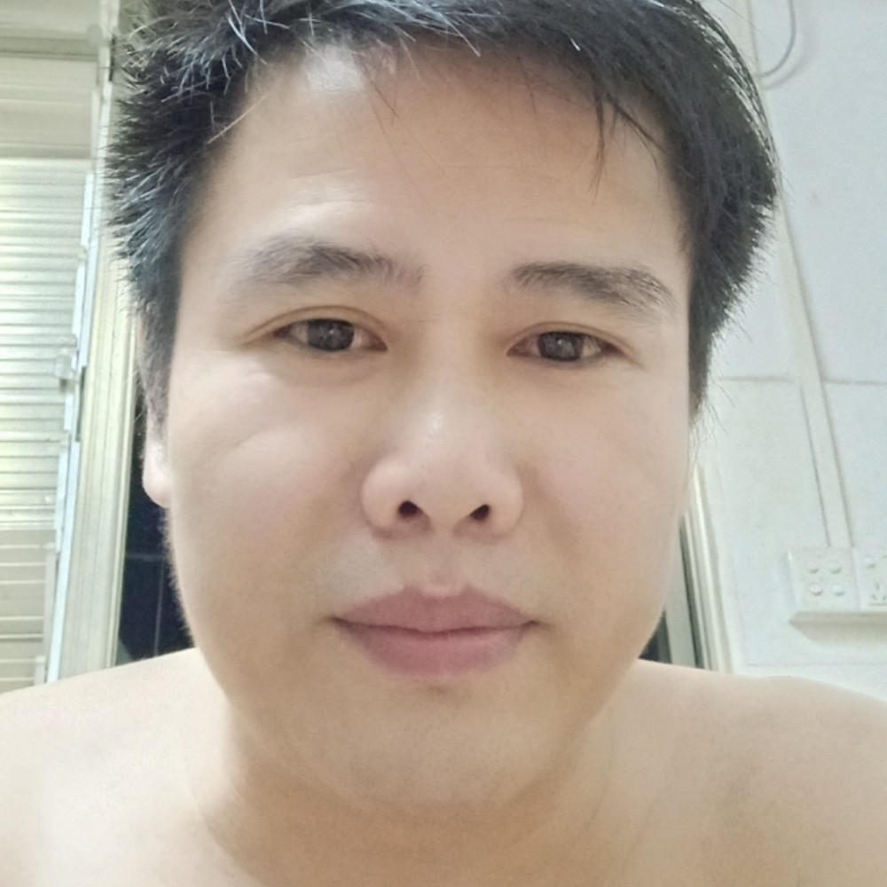 森林里的老汗的照片