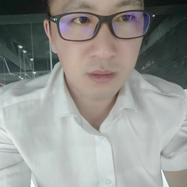 负责给玫瑰的照片