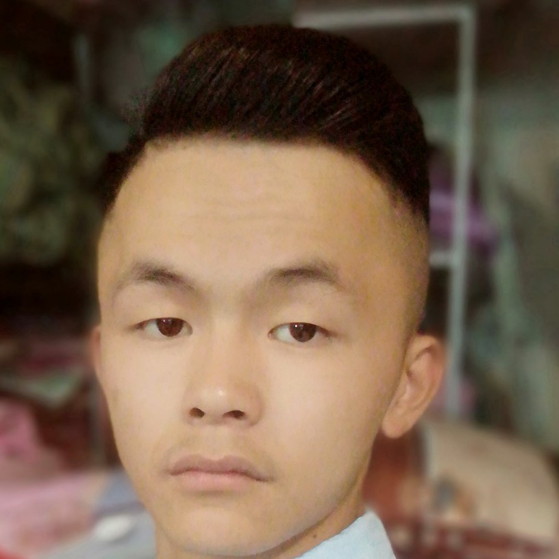 老鼠回首大气的照片