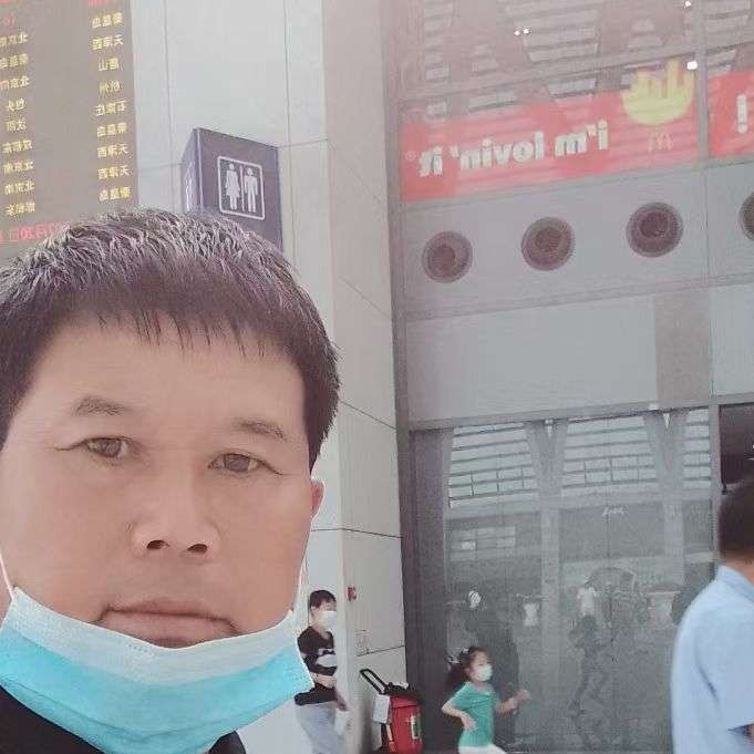老鼠回眸高挑的照片