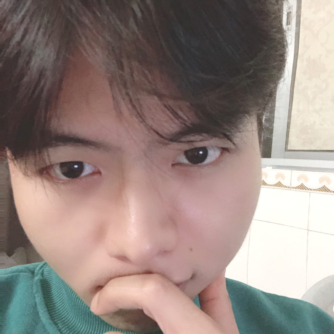 我黑眼圈是熬夜的的照片