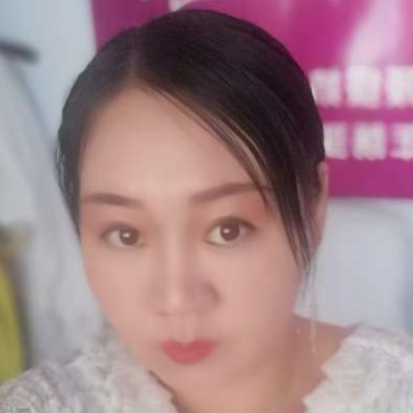 完美贤惠的女人的照片
