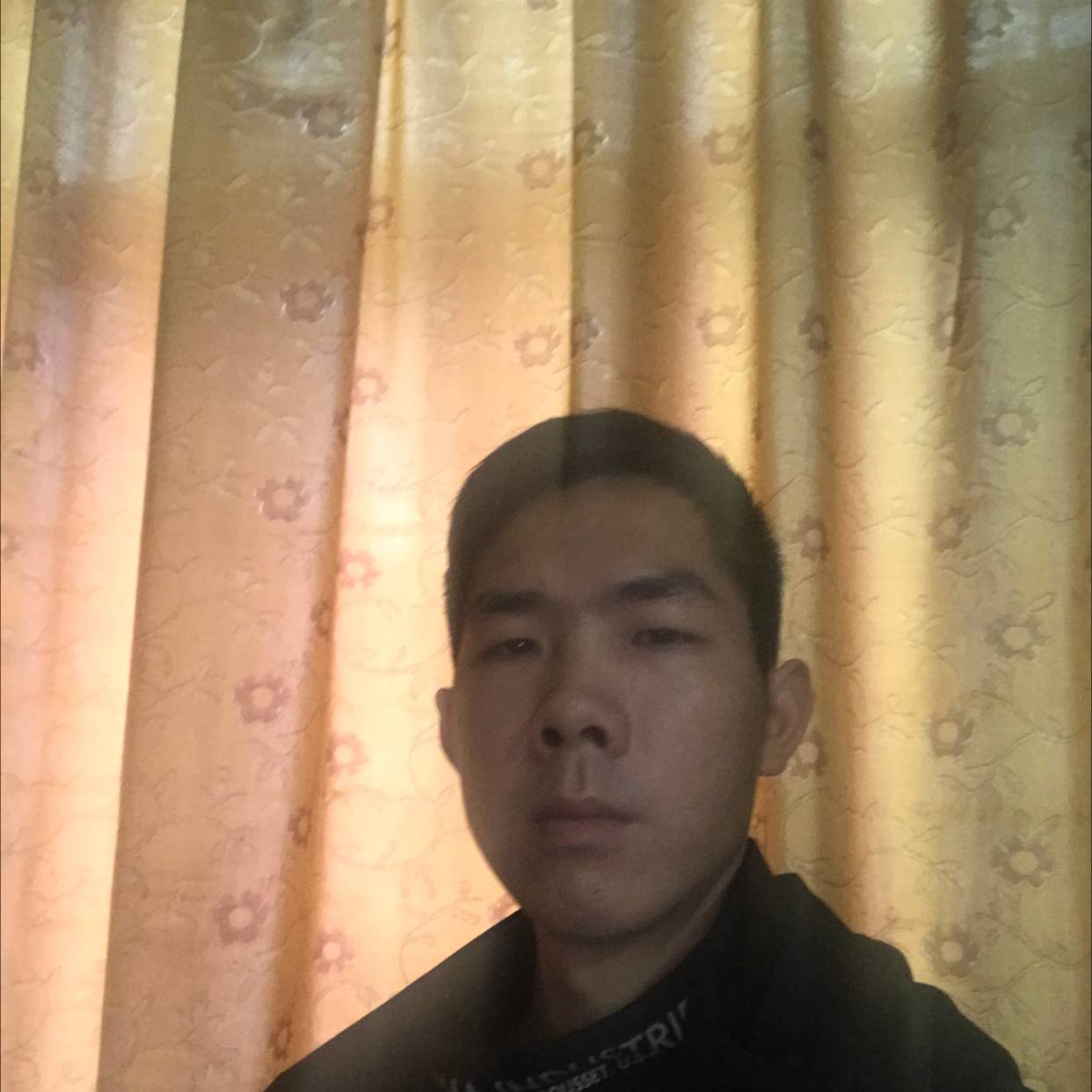 刚剪头发的照片