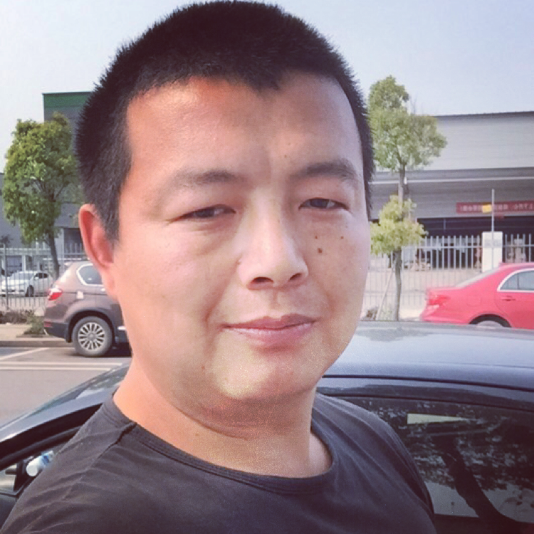落后泪雨忆的照片
