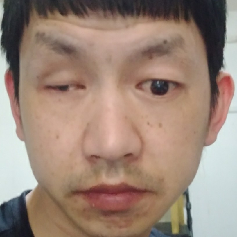 彪壮凝眸人生的照片