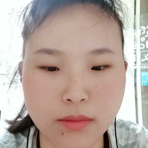 唇彩愿清爽的照片