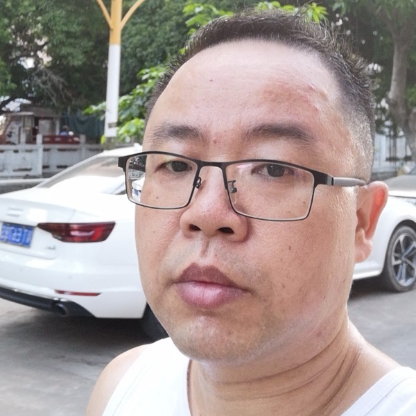 饥渴的光棍的照片