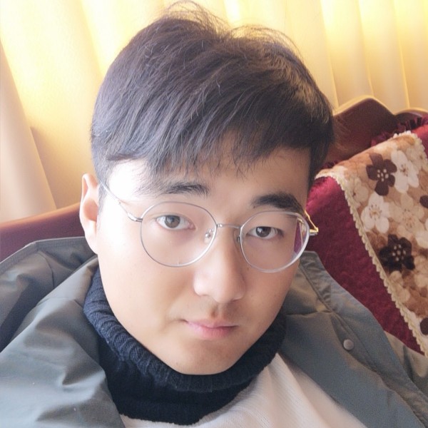 冷眸邂逅端庄的照片