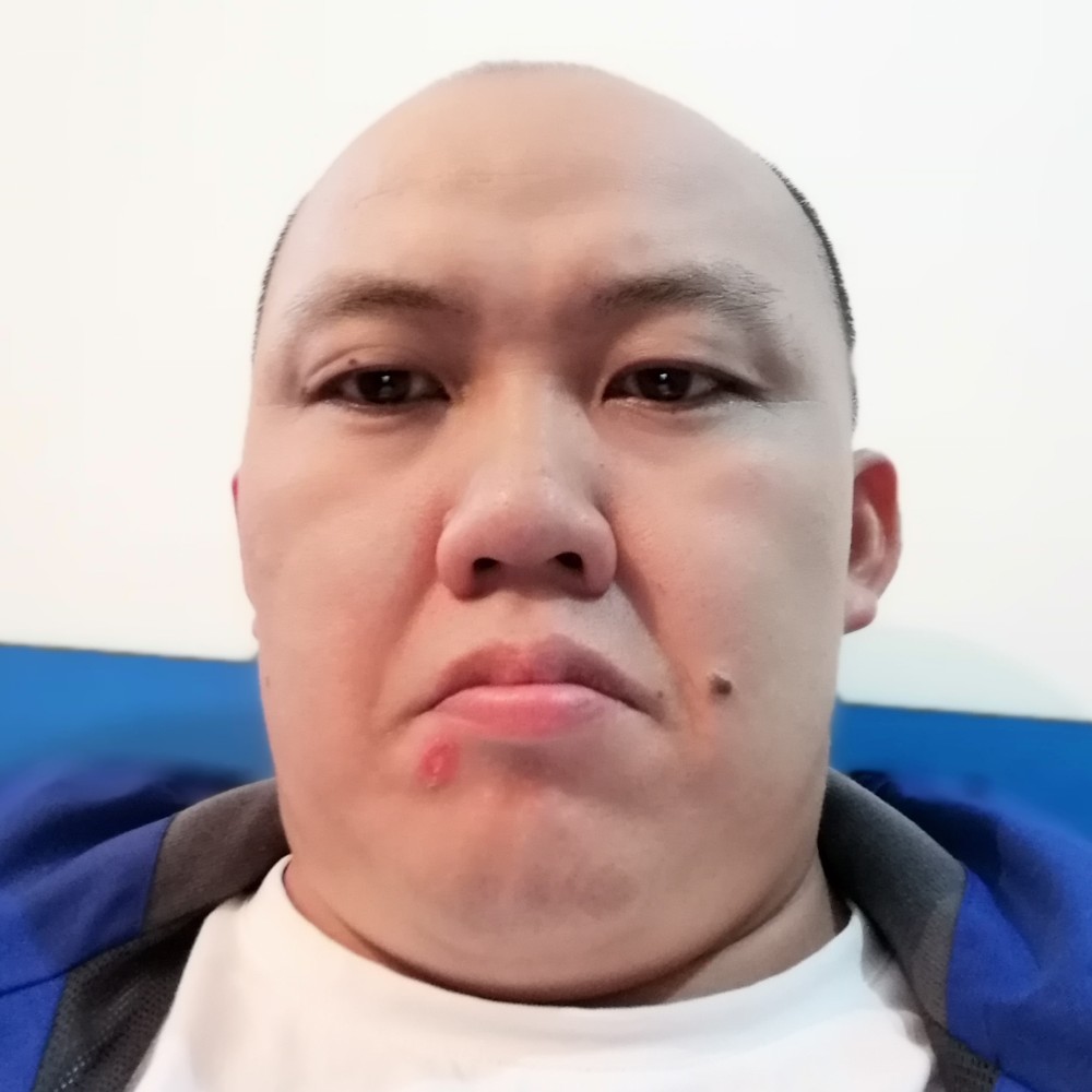 耳机深拥慈祥的照片
