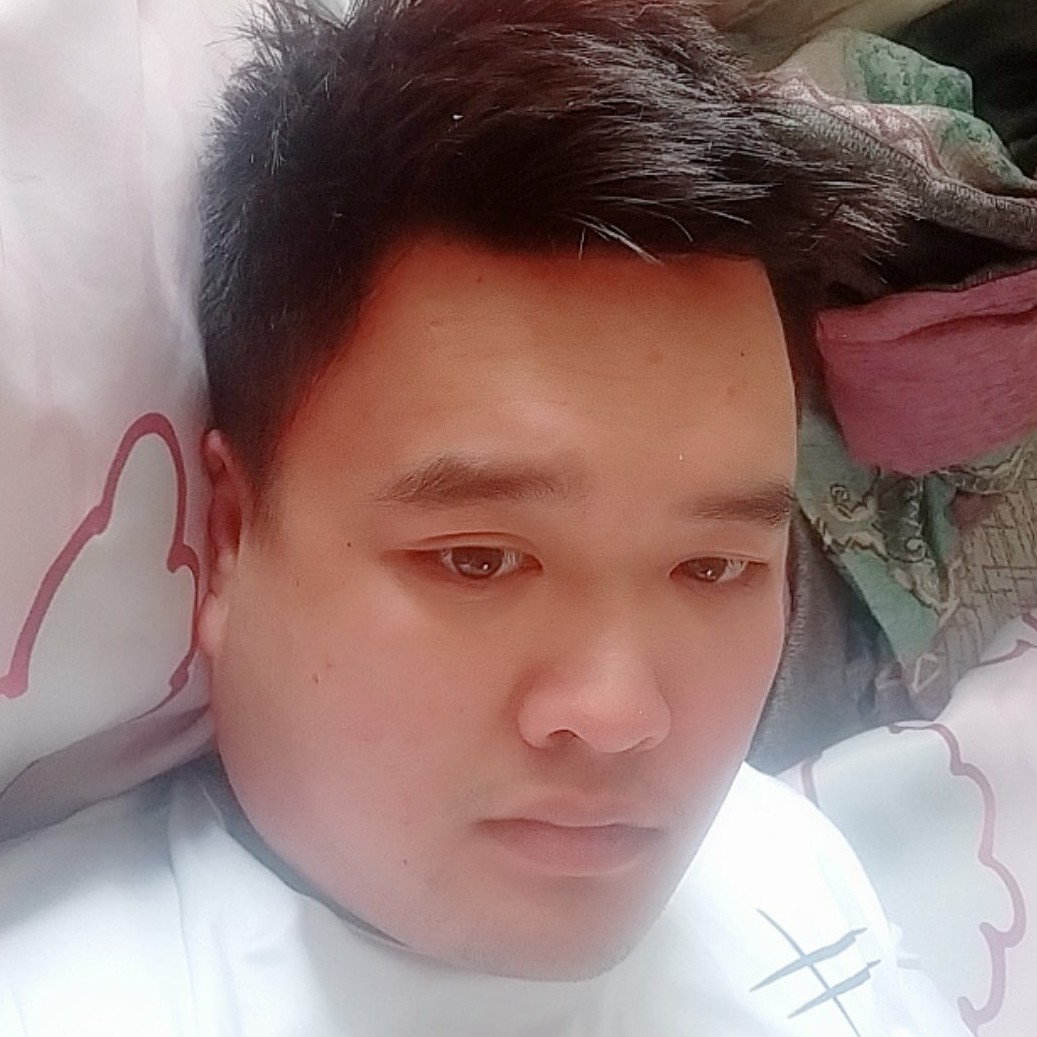 超短裙回眸魁梧的照片