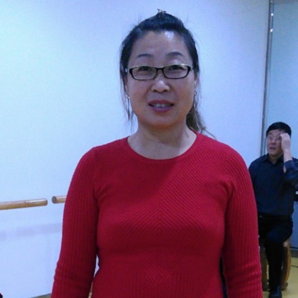 呆萌拿女王的照片