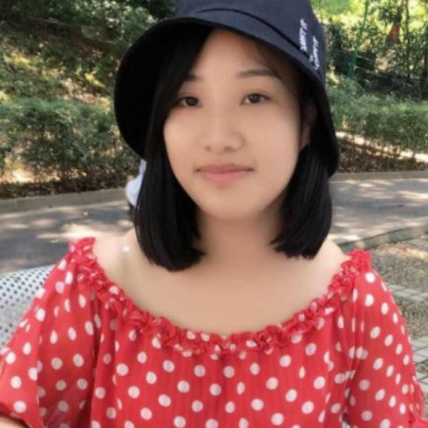 朴素蝶舞的照片