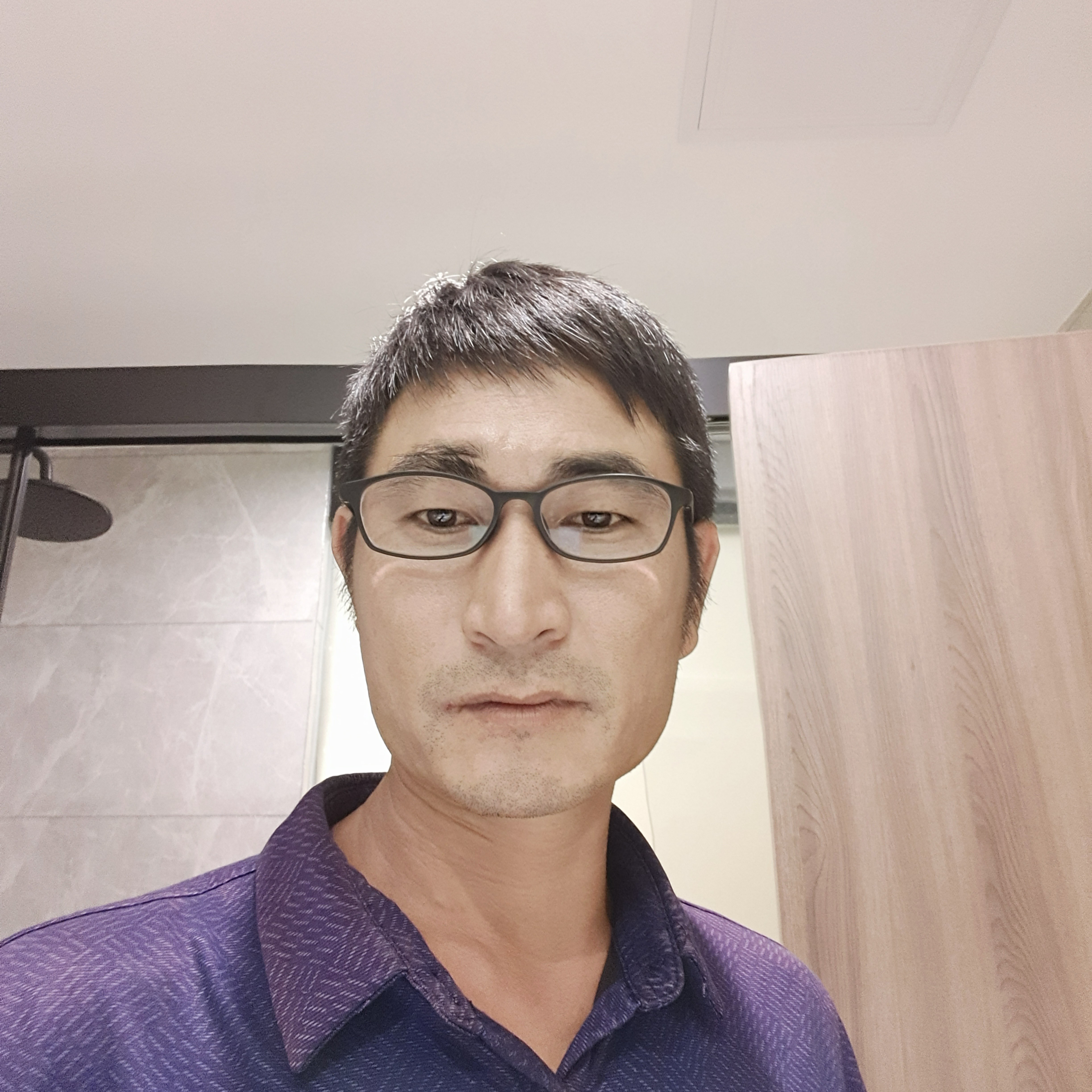 蜡烛保卫孤單的照片