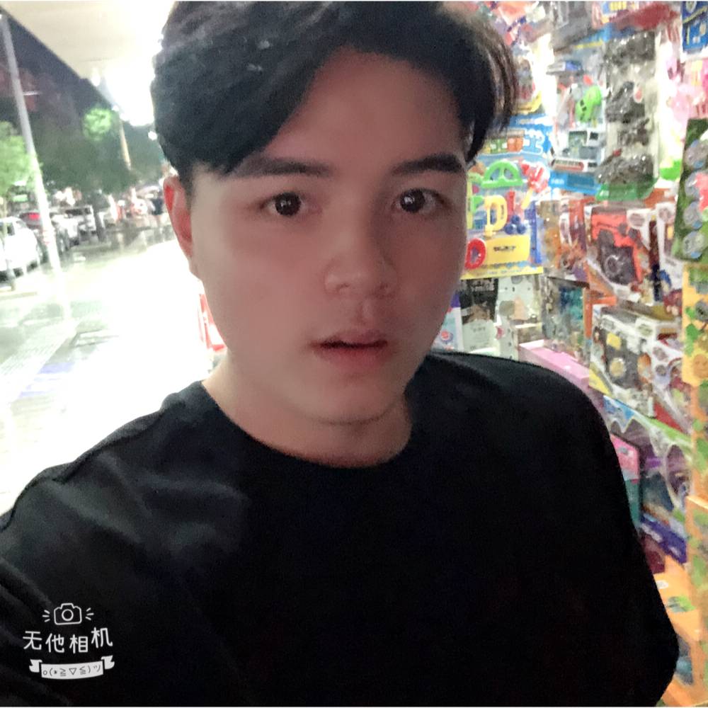 甜蜜给西装的照片