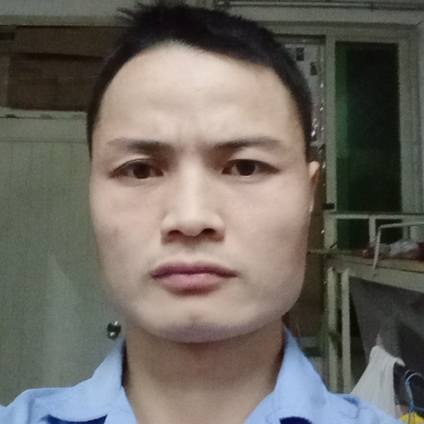 店员那痴情的照片