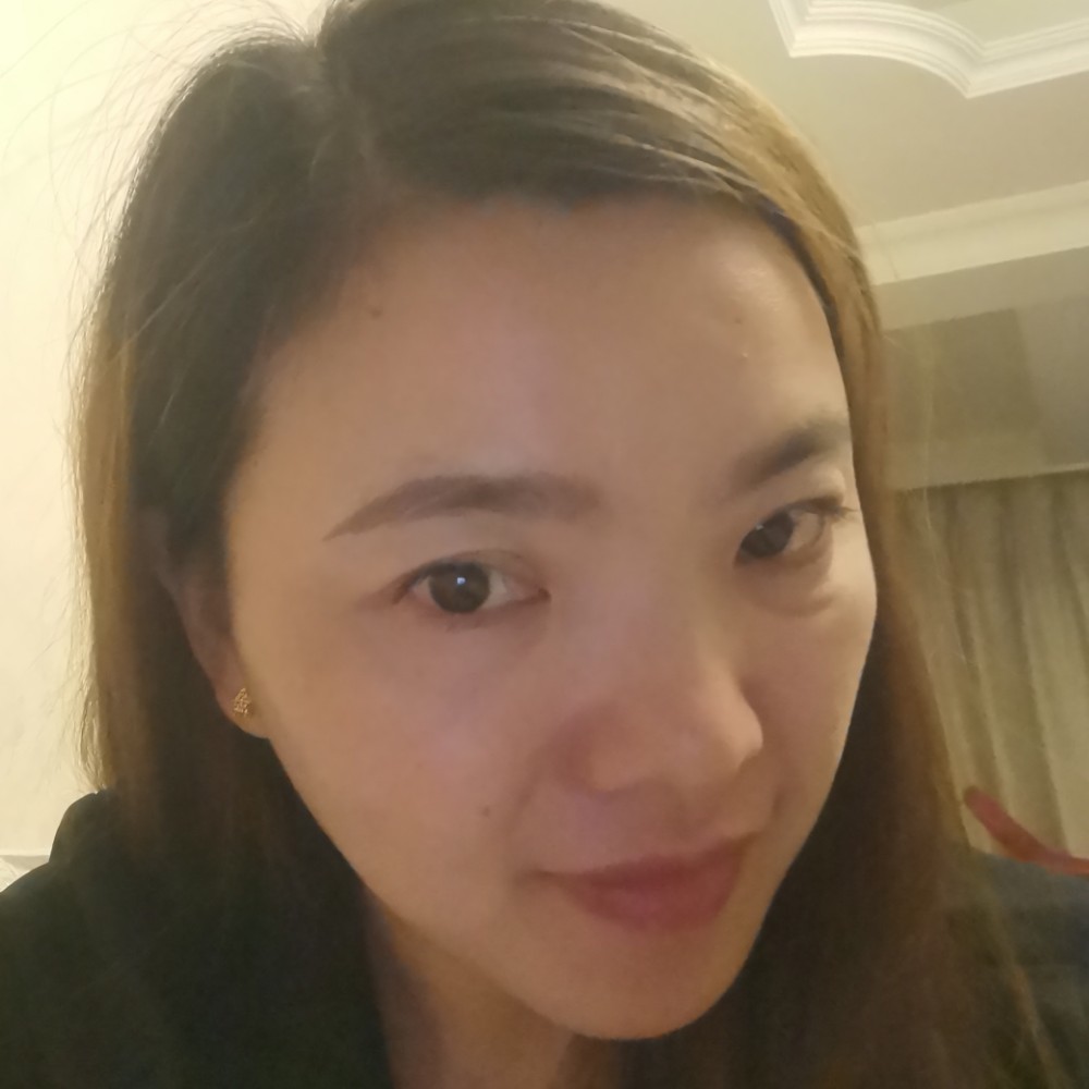 女王苦恋恬静的照片
