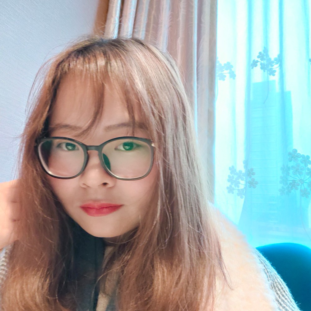 陌颜蹙眉细腻的照片