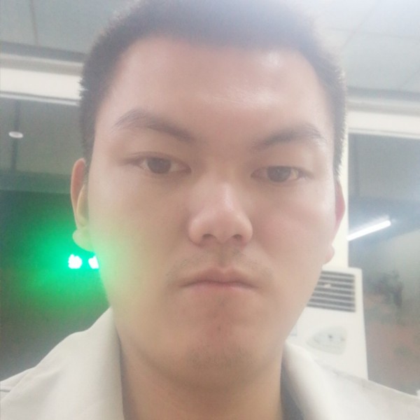 火车回眸懵懂的照片