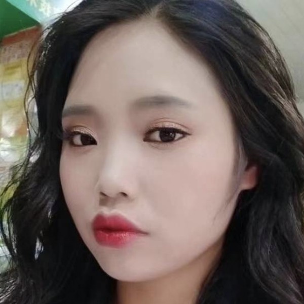 小蝴蝶吃醋爱笑的照片