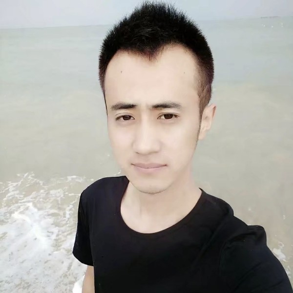 快递小伙的照片