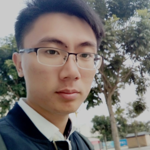 你看那个人的照片