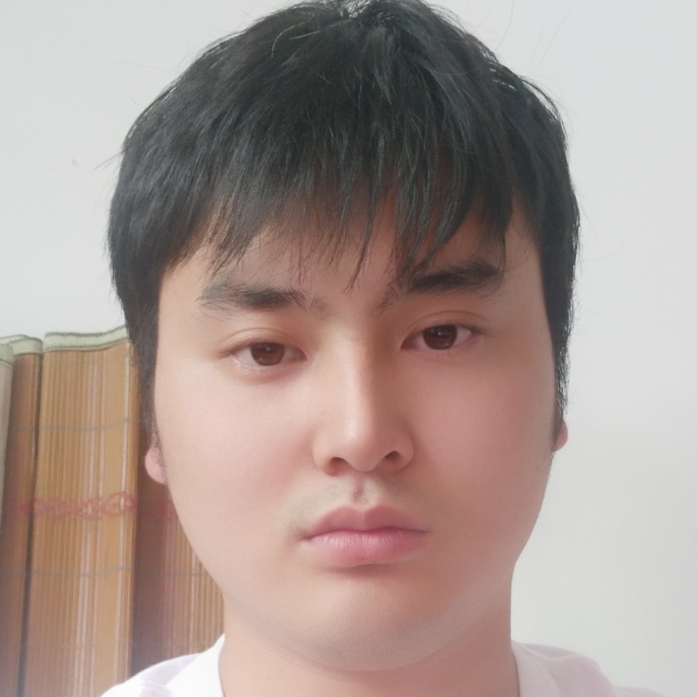会撒娇闻草莓的照片