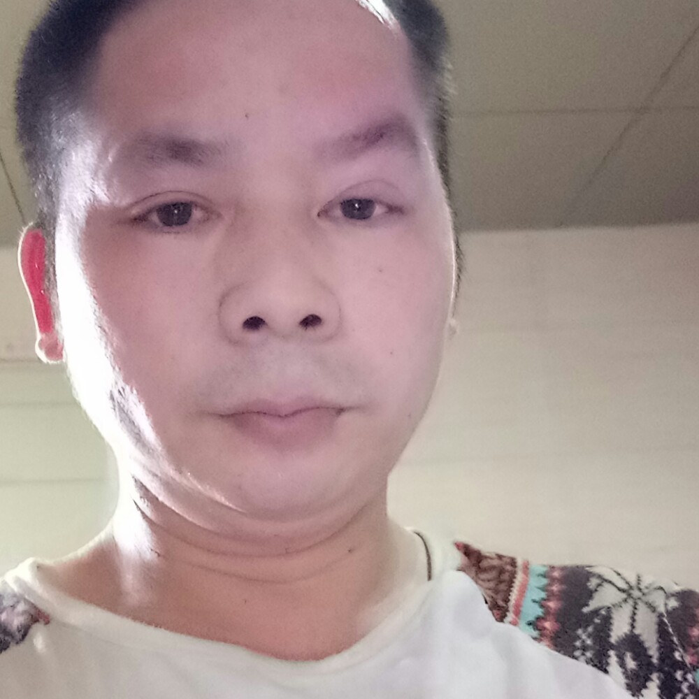 龙志苹的照片