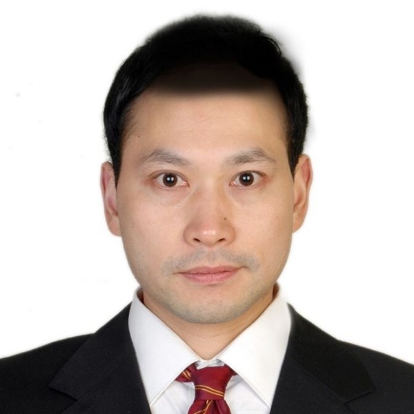 律政男生的照片