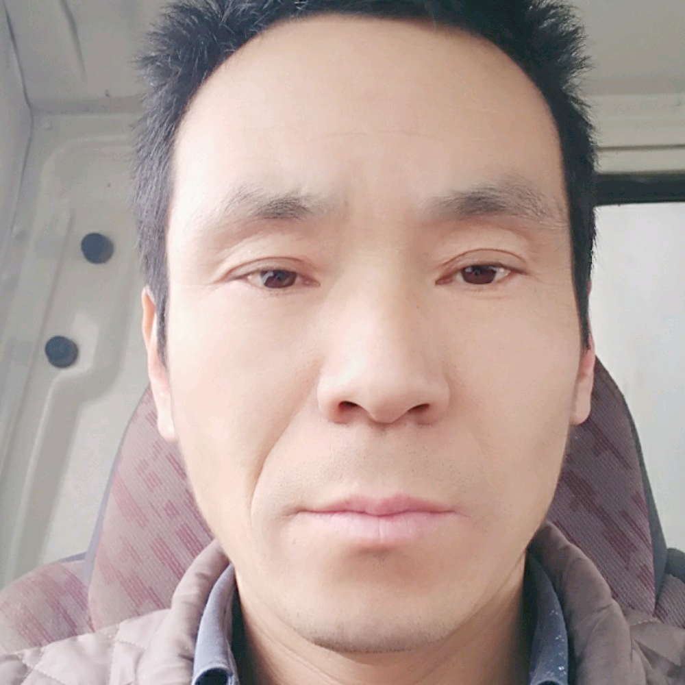 老实笑靥的照片