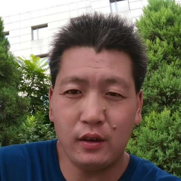 何紫健的照片