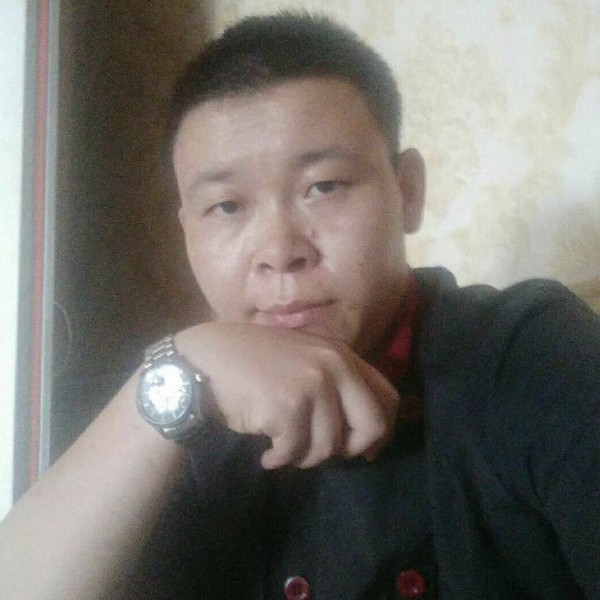 舞台艺术总监的照片