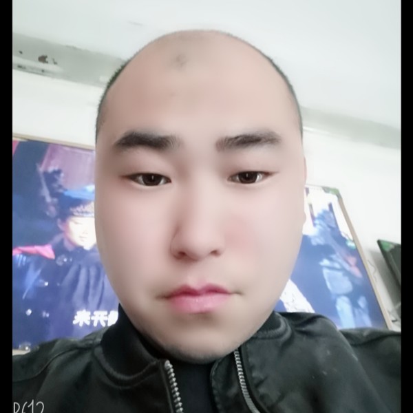 失眠乌冬面李的照片