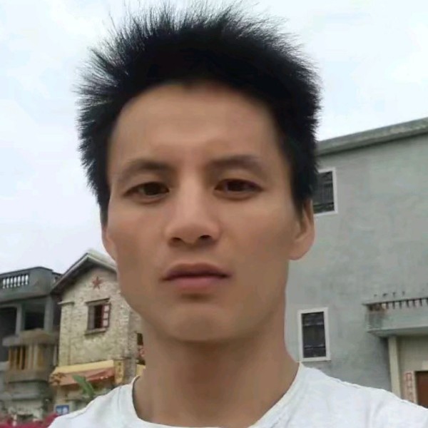 爱情深拥沉静的照片